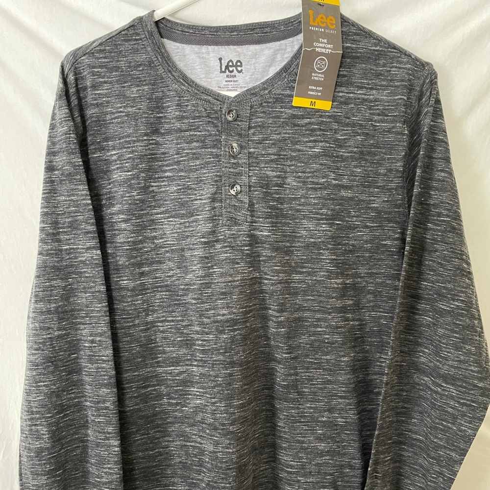 Men’s lee long sleeve Henley shirt new!
